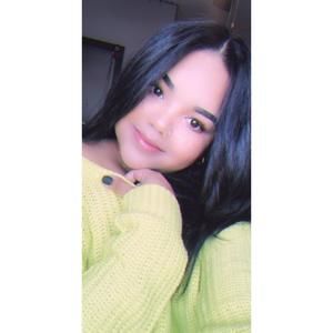 Meet your Posher, Daniela